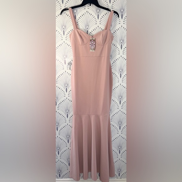 Elegant Pink Sleeveless Prom Dress - Picture 1 of 4